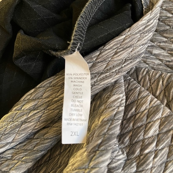 LuLaRoe Cassie Skirt 2X Plus Size  Grey quilted design Gently worn - Picture 2 of 4